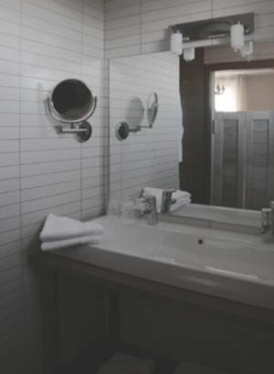 L Auberge De La Pointe Сустон Номер фото